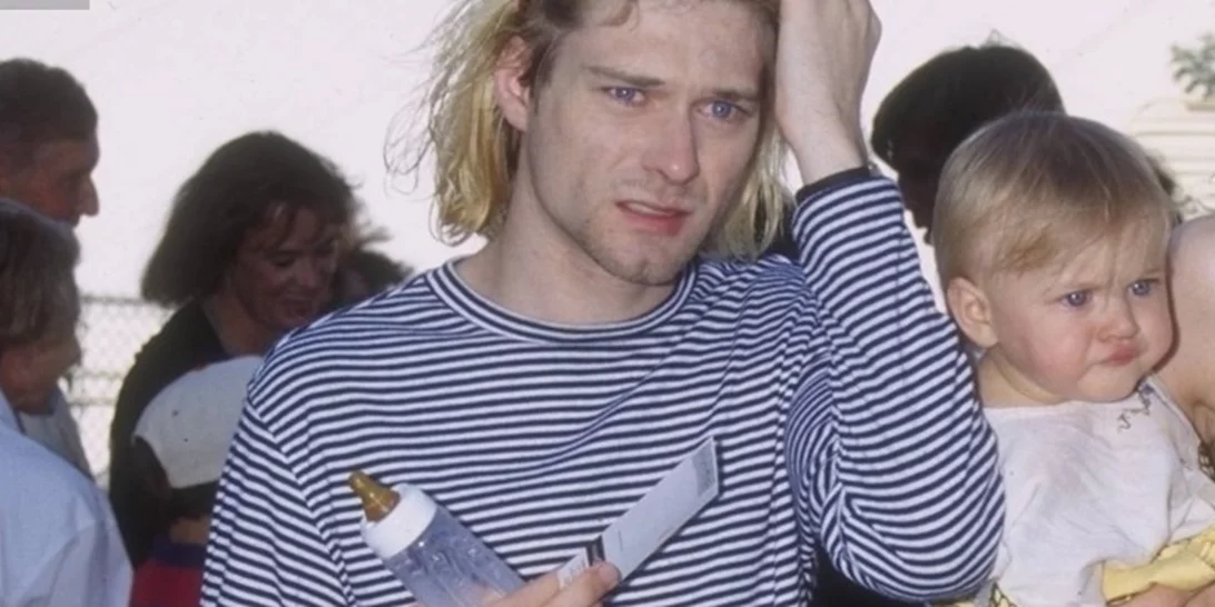 Kurt Cobain | "Γελάνε με εμένα επειδή είμαι διαφορετικός, γελάω με όλους γιατί είναι ίδιοι".