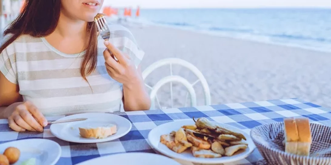 Πώς θα χάσω κιλά στις διακοπές χωρίς στερήσεις;