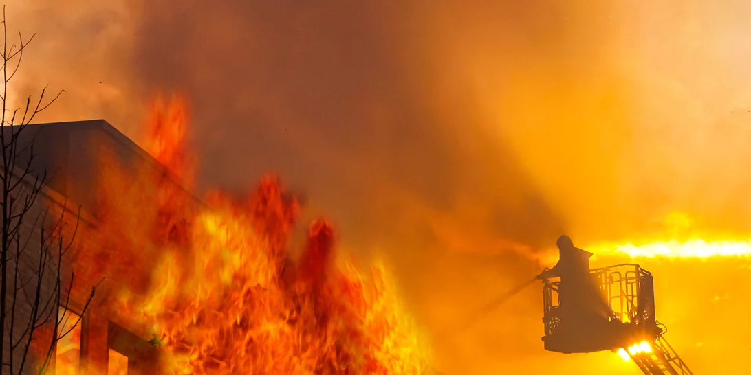 Εύβοια | Η βιβλική καταστροφή από ψηλά - Φουντώνει το μέτωπο από Γαλατσώνα προς Αβγαριά [βίντεο Up Stories]