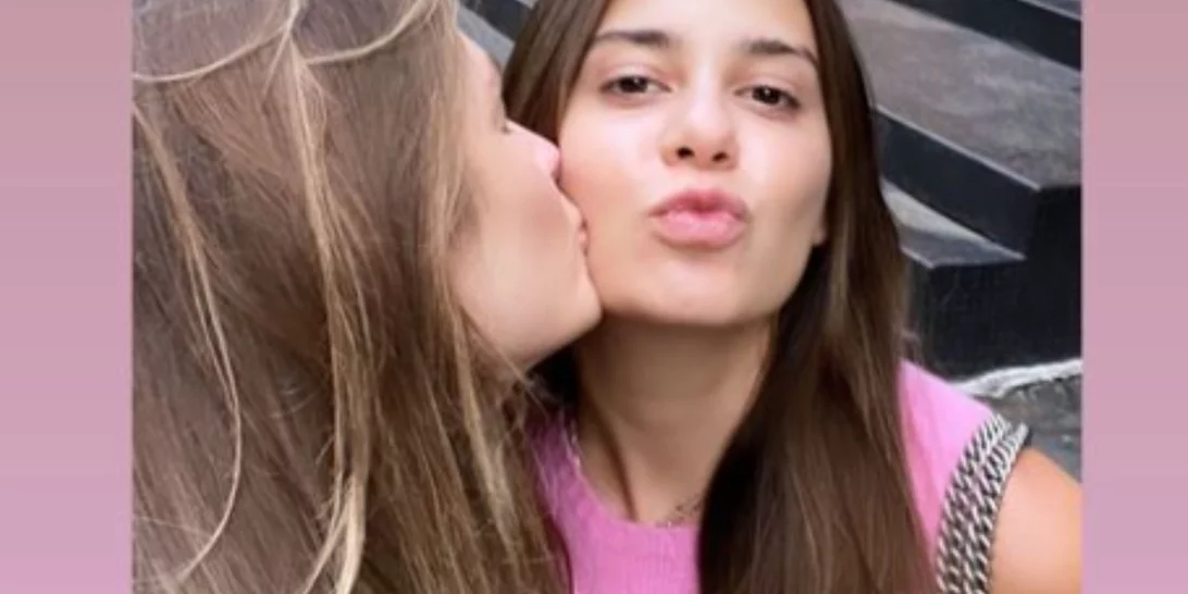 Αλεξάνδρα Κωστοπούλου | Η σπάνια selfie με την αδερφή της, Αμαλία