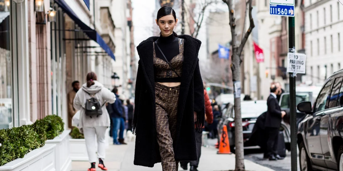 Τι θα φορούσε μία κομψή fashion influencer από τη Δευτέρα μέχρι την Παρασκευή;