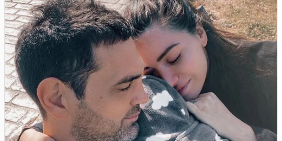 Όλγα Φαρμάκη | Οι δημόσιες ευχές στον άντρα της ζωής της και η φωτογραφία με τη νεογέννητη κόρη τους