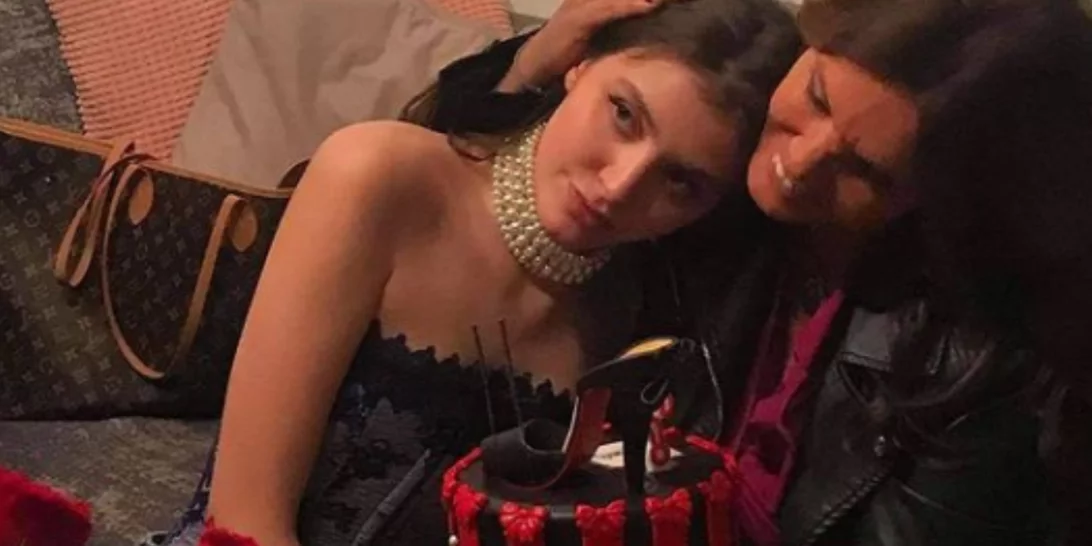 Γενέθλια για τη Βάνα Μπάρμπα | Η έκπληξη από την κόρη της, Φαίδρα, και η ηλικία της