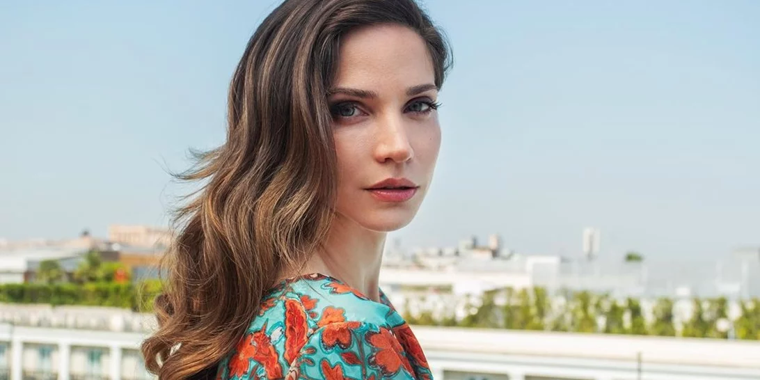 Κατερίνα Γερονικολού | Επιστρέφει με νέα σειρά και πολύ σέξι συμπρωταγωνιστή