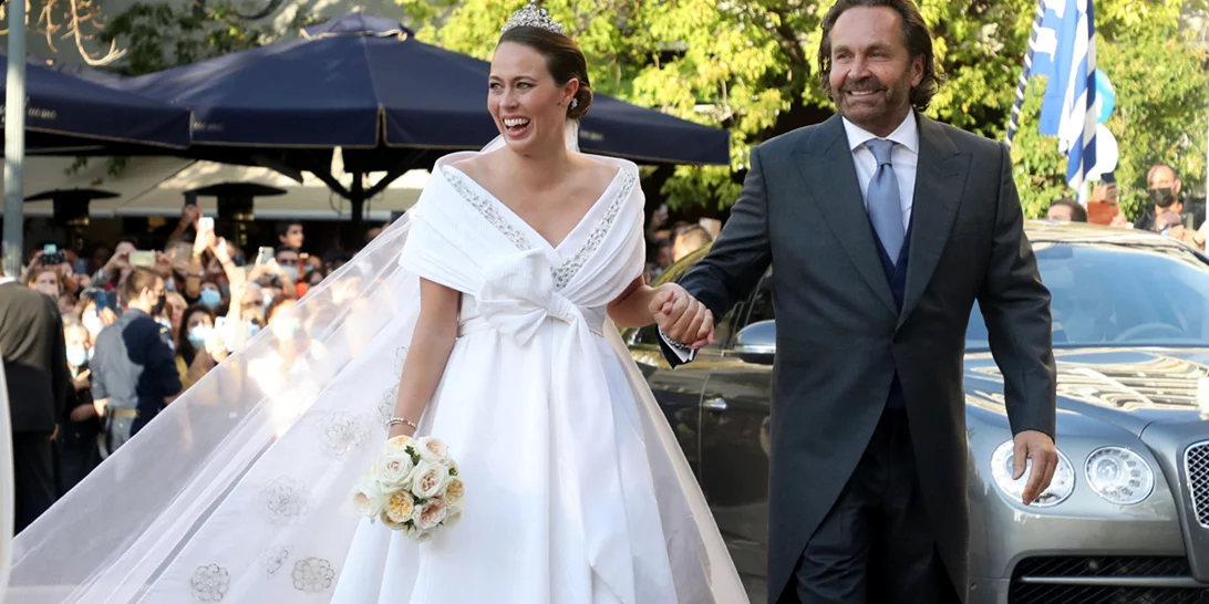 Nina Flohr | Όλες οι λεπτομέρειες της νυφικής της εμφάνισης - Το φόρεμα και η επιλογή της τιάρας