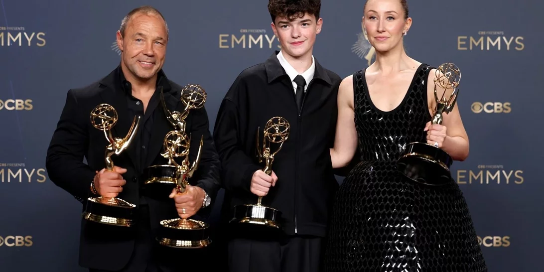 Emmys 2025 | Οι μεγάλοι νικητές της βραδιάς - Ποια σειρά απέσπασε 13 βραβεία;