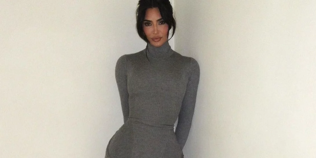 Η Kim Kardashian μάς δείχνει τα σημάδια της ψωρίασης και μάς μεταφέρει πόσο επώδυνο είναι