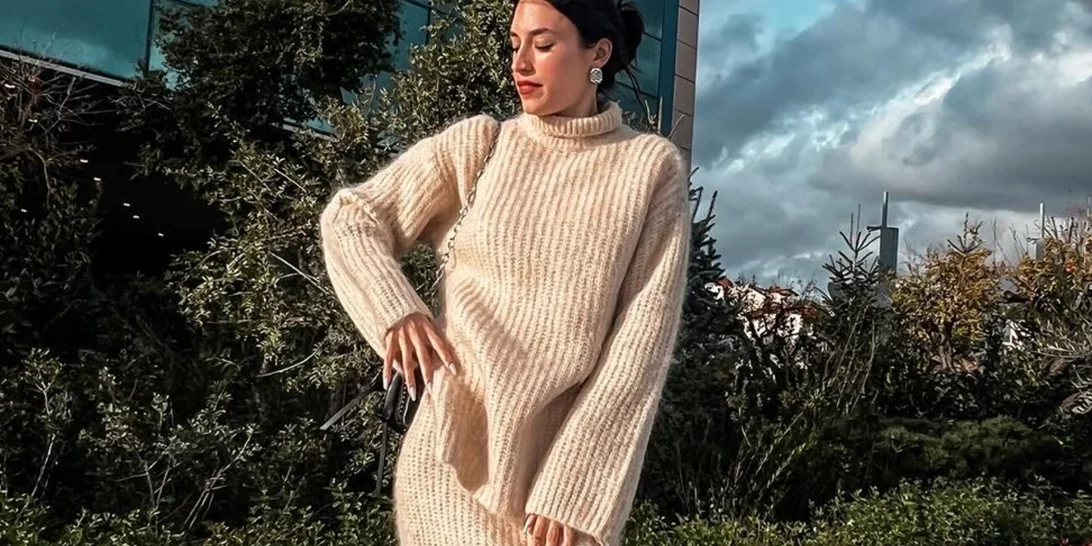 Η Ραφαέλα Ψαρρού φόρεσε τη φούστα που επιλέγουμε λιγότερο τον χειμώνα | Τώρα θέλουμε να τη φορέσουμε κι εμείς