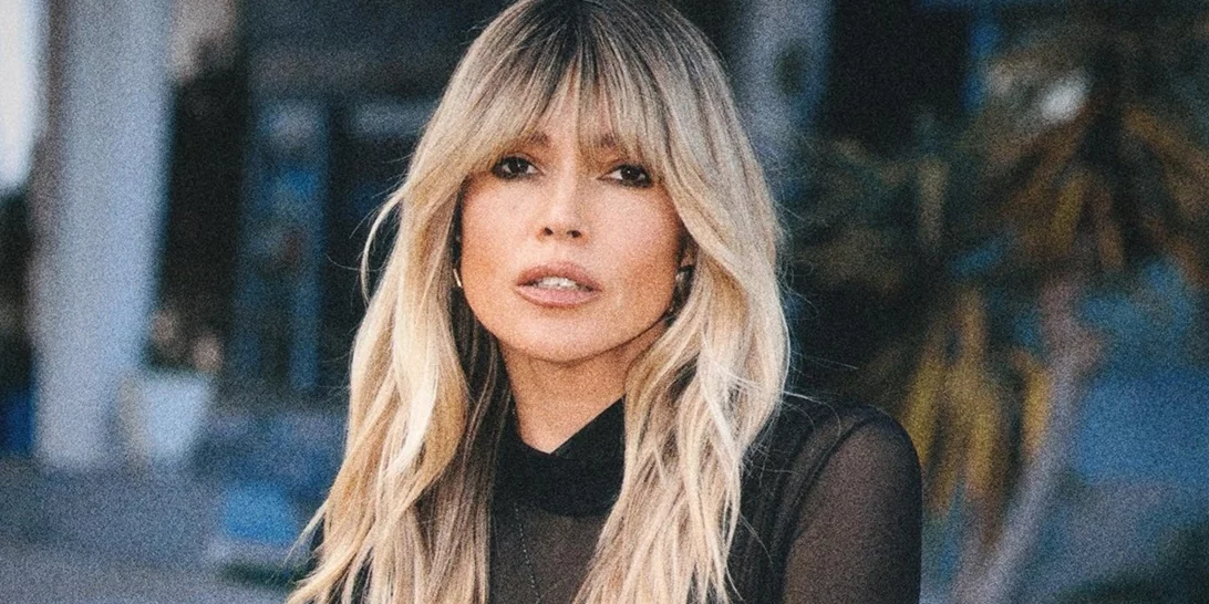 Βάσια Κωσταρά | Το σύνολό της είναι στην απόχρωση που αξίζει μια θέση στις εμφανίσεις σου αυτήν την άνοιξη