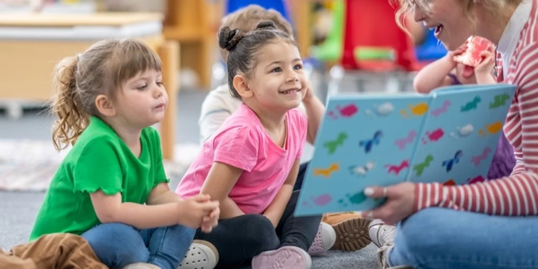 "Το παιδί μου δεν συγκεντρώνεται"- Η εργοθεραπεύτρια εξηγεί ποια είναι η μέση διάρκεια προσοχής ανά ηλικία (και μας ξε-αγχώνει)