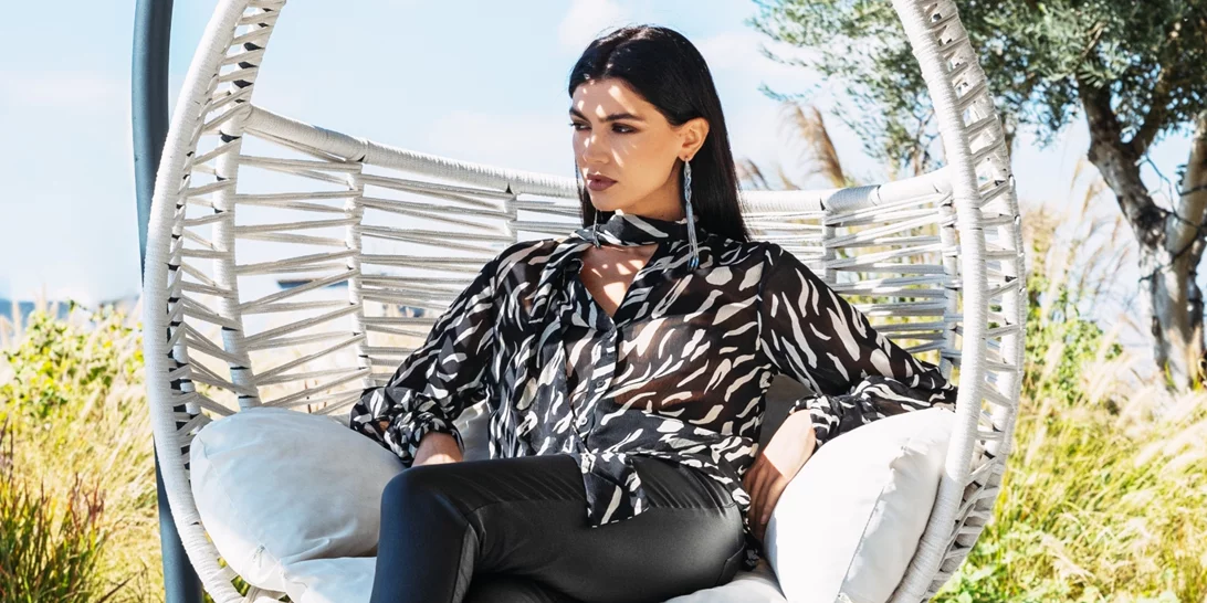 Για το γραφείο, τη χαλαρή βόλτα, τη βραδινή έξοδο | Η Κέιζι Μίζιου προτείνει τα κομψά looks για να ξεχωρίσεις με το στιλ σου