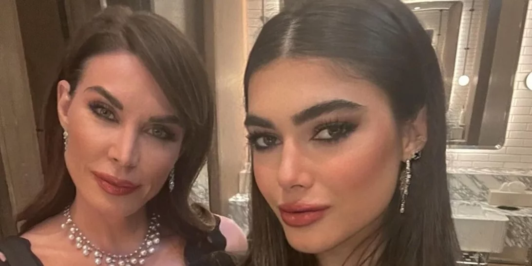 Τατιάνα Στεφανίδου | Ποζάρει μαζί με την κούκλα κόρη της, Λυδία Ευαγγελάτου