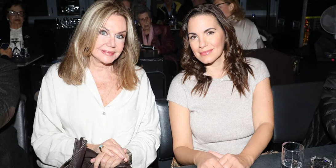 Όλγα Κεφαλογιάννη & Αγάπη Πολίτη | Βραδινή έξοδος σε ρεμπέτικη μουσική παράσταση