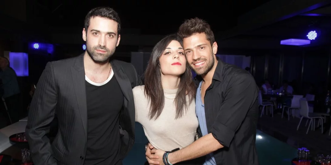 Ο Κωνσταντίνος Αργυρός με την κούκλα αδερφή του που διαπρέπει ως καθηγήτρια Πανεπιστημίου στην Ολλανδία