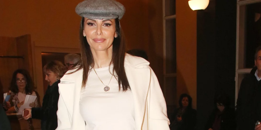 Η Μπέττυ Μαγγίρα φόρεσε τα μποτάκια που είναι μία από τις μεγαλύτερες τάσεις του 2023 στα παπούτσια