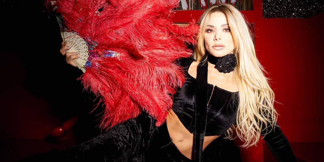 Η Josephine επιλέγει τα ιδανικά χριστουγεννιάτικα δώρα από την Pink Woman