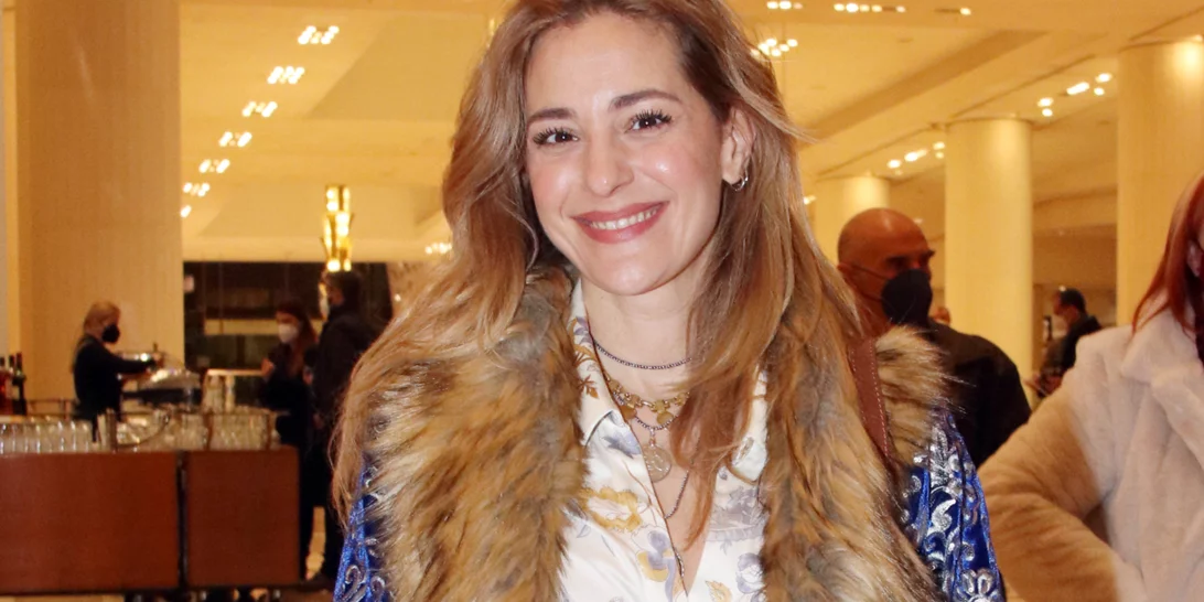 Είσαι καλεσμένη σε φθινοπωρινό γάμο; Η Νατάσσα Μποφίλιου σου προτείνει το ιδανικό look