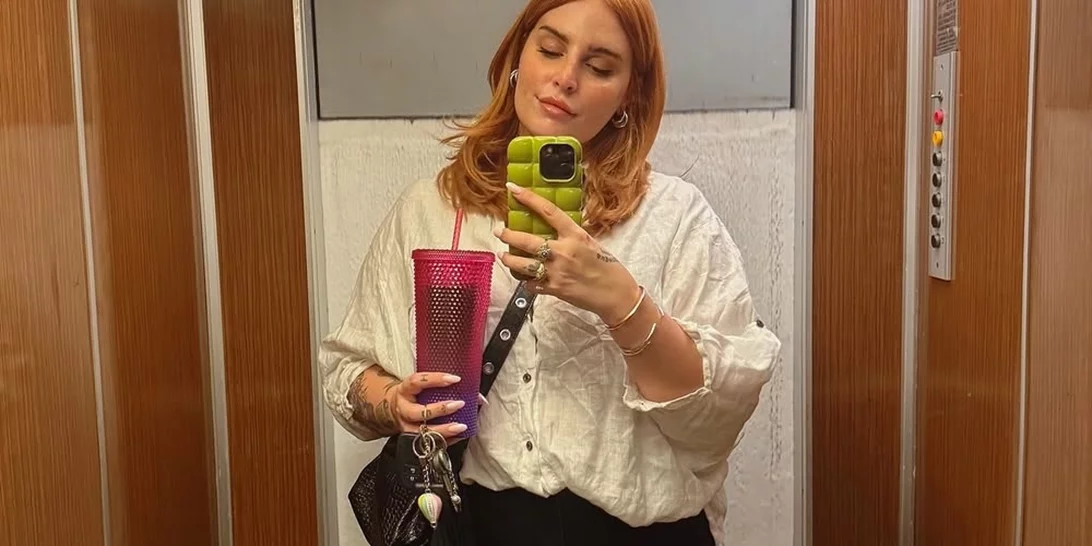 Η Εβελίνα Νικόλιζα με το φόρεμα στο πιο girly μοτίβο του καλοκαιριού