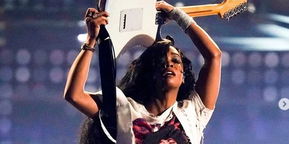 Η H.E.R. χαρακτήρισε "εμπειρία που αλλάζει τη ζωή" τη συνεργασία της με τους Barack και Michelle Obama