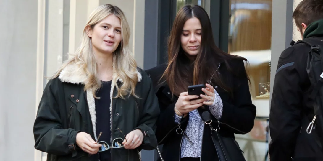 Αμαλία και Αλεξάνδρα Κωστοπούλου | Συναντήθηκαν μετά από δύο χρόνια πριν τη βάφτιση του αδερφού τους