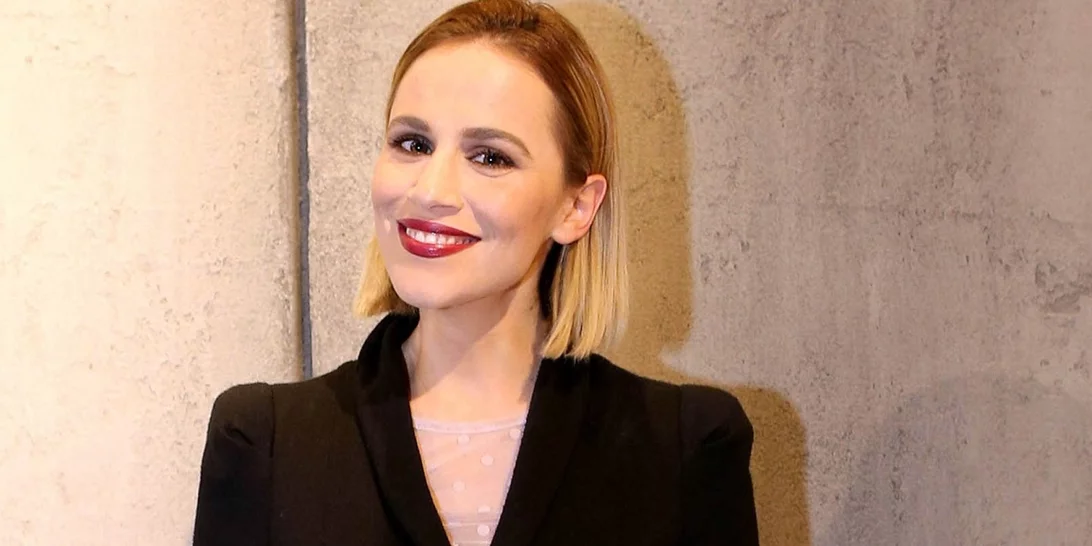 Η Νάντια Μπουλέ υιοθέτησε το κούρεμα που θα βλέπουμε παντού (και) το 2023