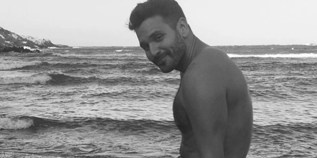 Ο Μιχάλης Λεβεντογιάννης φωτογραφίζεται χωρίς μπλούζα και γίνεται το eye-candy του ελληνικού καλοκαιριού