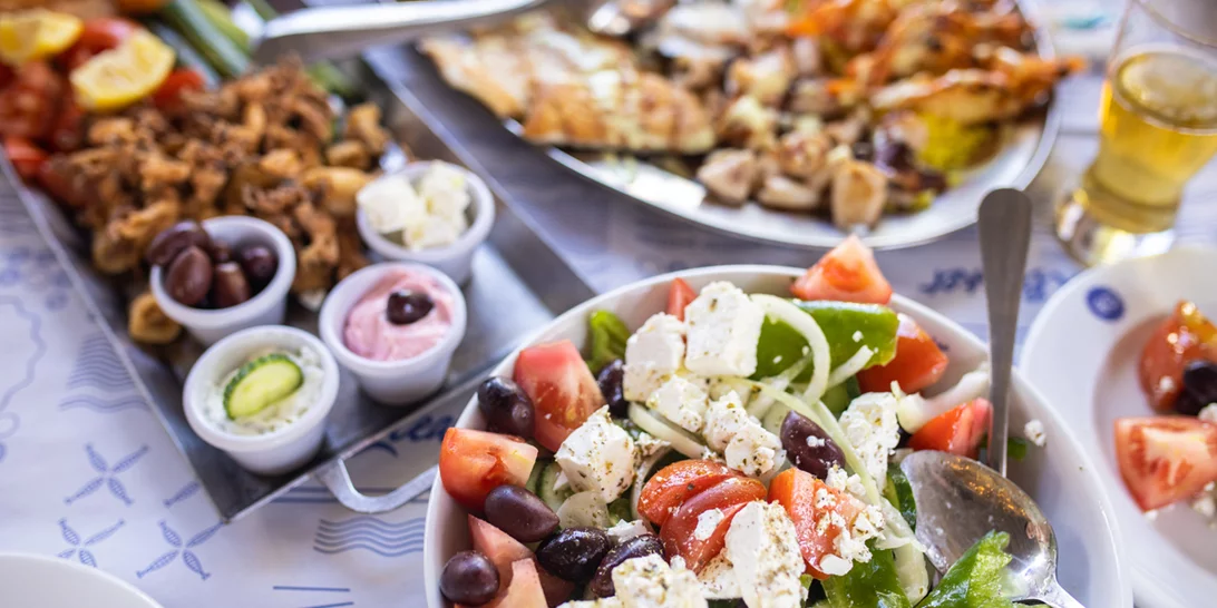 Επτά χορταστικές σαλάτες για κυρίως γεύμα από τη διατροφολόγο