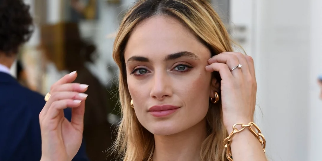 Nail Tints | Η νέα τάση νυχιών που έχουν λατρέψει οι manicurists