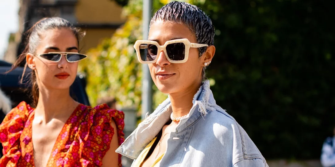 10 φορέματα που μπορείς να αγοράσεις στις καλοκαιρινές εκπτώσεις αλλά θα φορέσεις και το φθινόπωρο