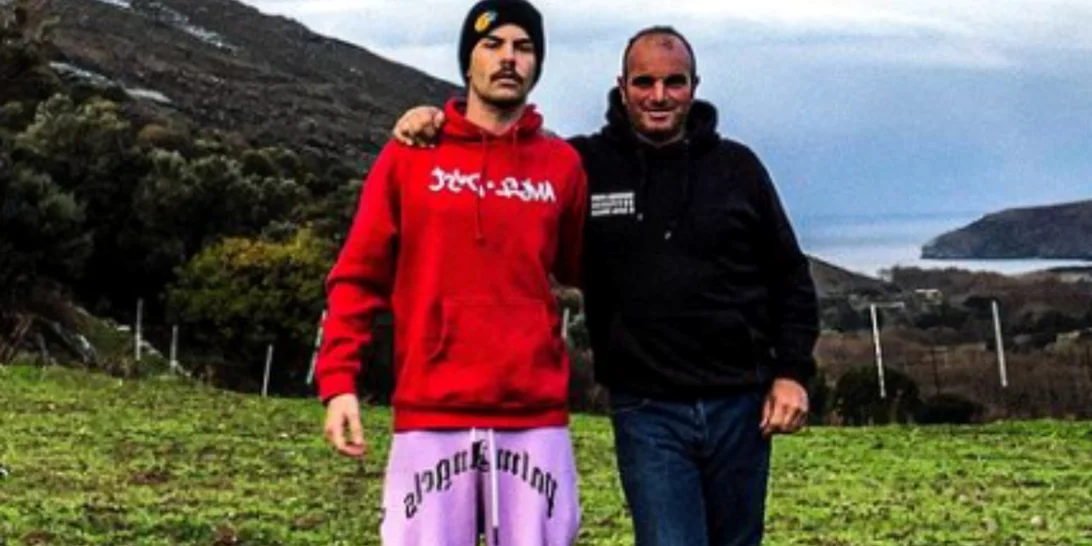 Εγκλωβισμένος ο Άγγελος Λάτσιος στην Άνδρο | Τον φιλοξένησαν οι γείτονές του