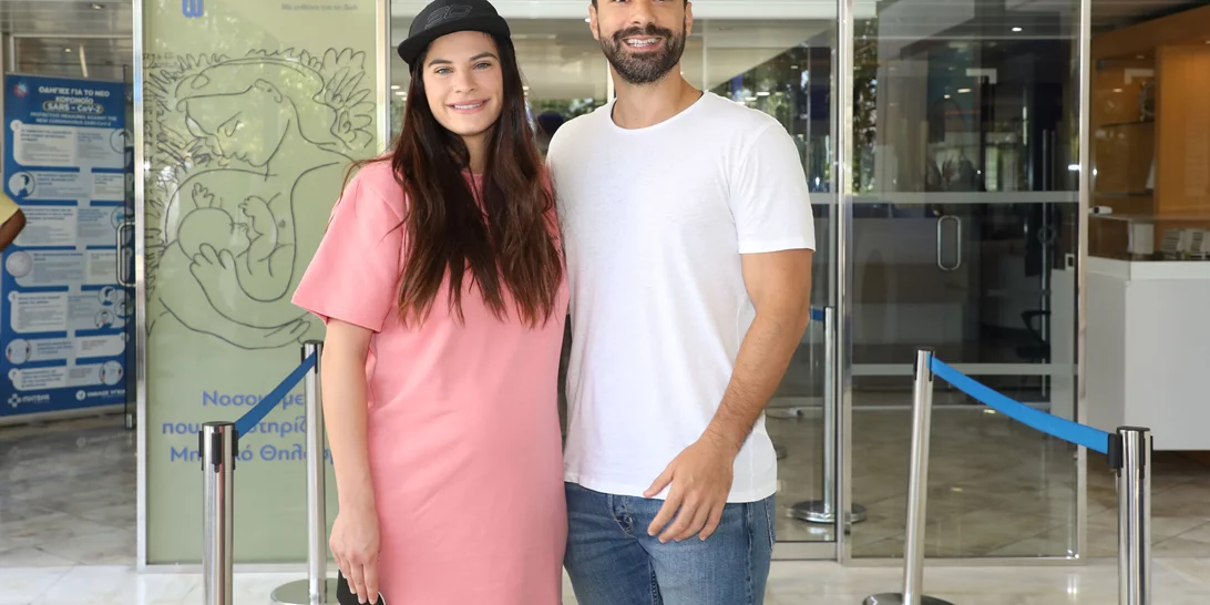 Σάκης Τανιμανίδης - Χριστίνα Μπόμπα | Το νέο βίντεο με τις δίδυμες κόρες τους