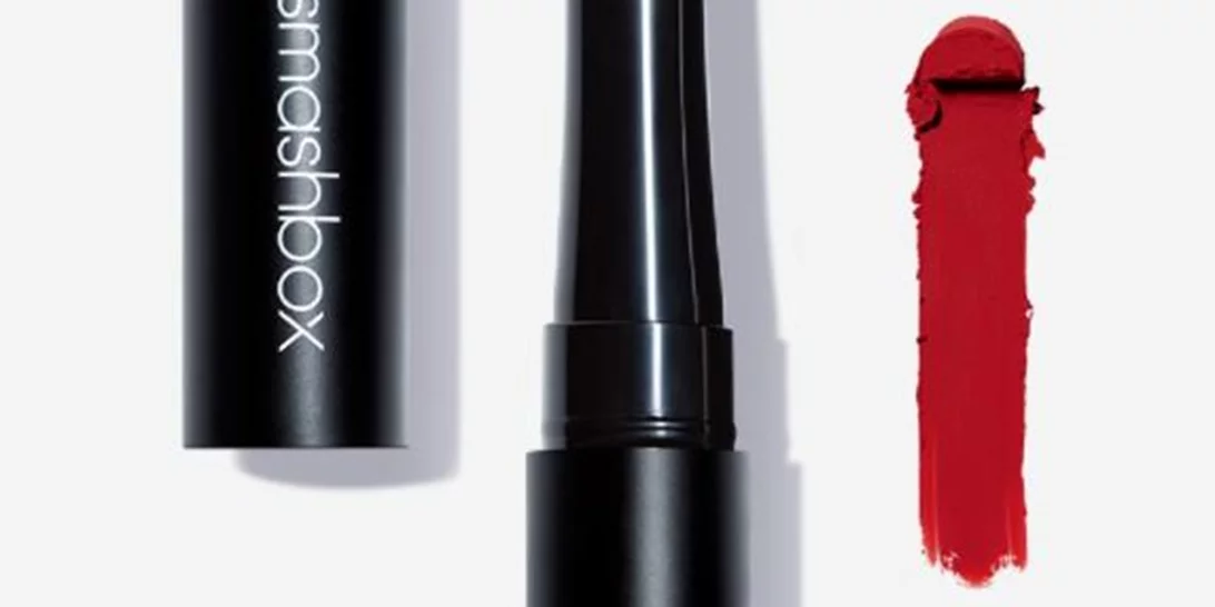 Το τέλειο κόκκινο κραγιόν υπάρχει και έχει έκπτωση 50%