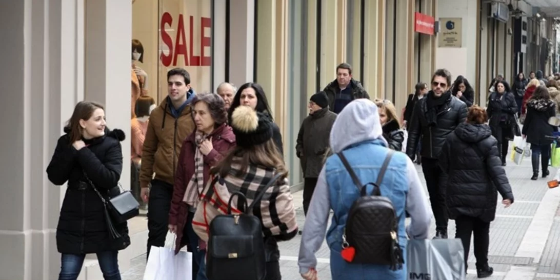 Ανοιχτά τα καταστήματα σήμερα Κυριακή | Το εορταστικό ωράριο για εμπορικά και πολυκαταστήματα