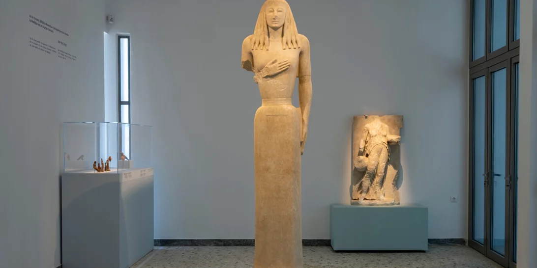 Η έκθεση του Μουσείου Κυκλαδικής Τέχνης "Κυκλαδίτισσες" ταξιδεύει στη Σαντορίνη