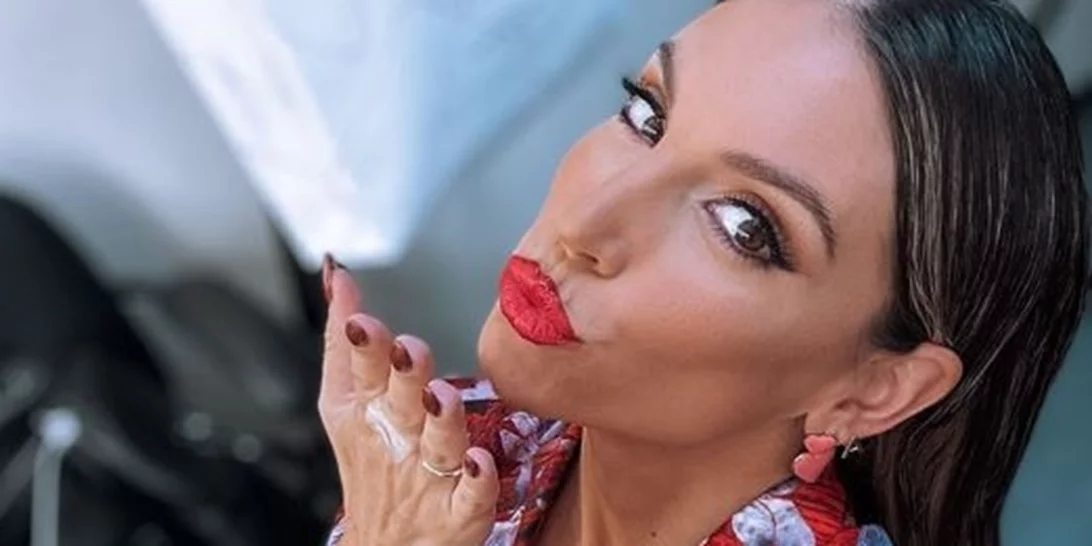 Αθηνά Οικονομάκου | Το χριστουγεννιάτικο δέντρο - υπερπαραγωγή και η λεπτομέρεια που έκανε τη διαφορά