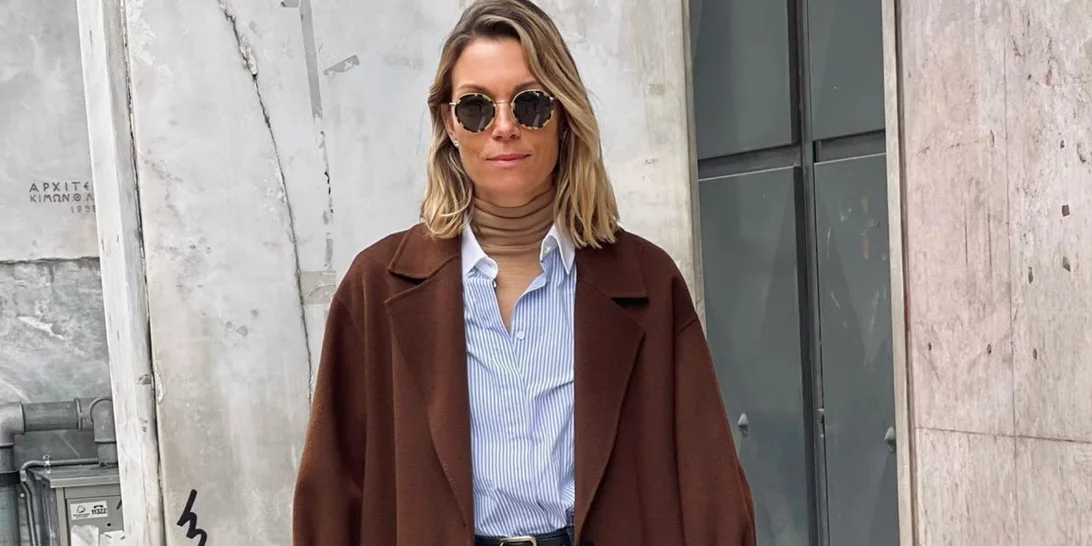 Η Βίκυ Καγιά με καρό σακάκι και τζιν παντελόνι σε ένα casual look που μπορείς να αντιγράψεις