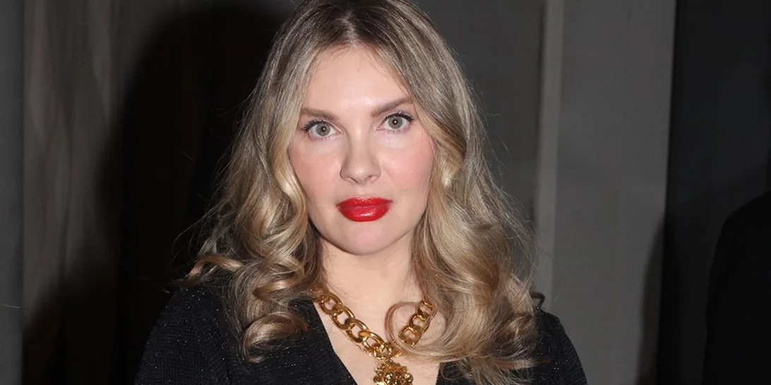 Η Χριστίνα Αλούπη σε νέα "αστραφτερή" εμφάνιση | Η βραδινή έξοδος