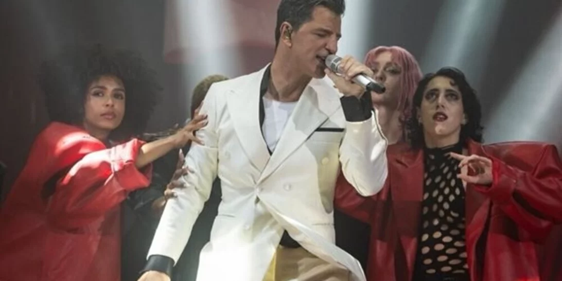 Ατύχημα για τον Σάκη Ρουβά on stage - "Πάγωσαν" οι θεατές