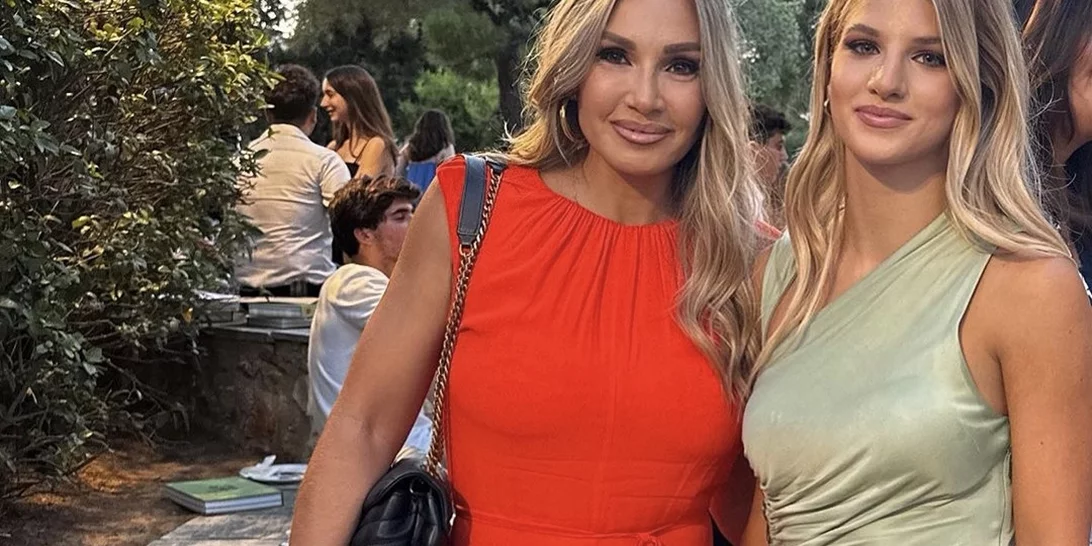 Η Ελένη Πετρουλάκη μιλάει για την εμμηνόπαυση, για την επιλόχειο κατάθλιψη που ξεπέρασε μόνη της και για όλα όσα ένιωσε όταν η κόρη της έφυγε για σπουδές στο εξωτερικό