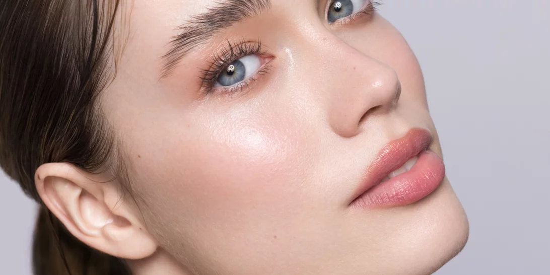 Ενυδατωμένη, λαμπερή επιδερμίδα στο κρύο | 4 πράγματα που οφείλεις να προσέχεις κάθε χειμώνα