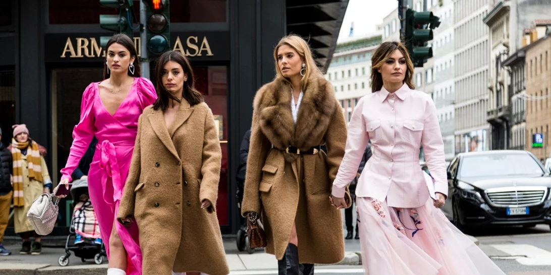 Το ροζ slip dress από τα Zara που έγινε viral στο Tik Tok