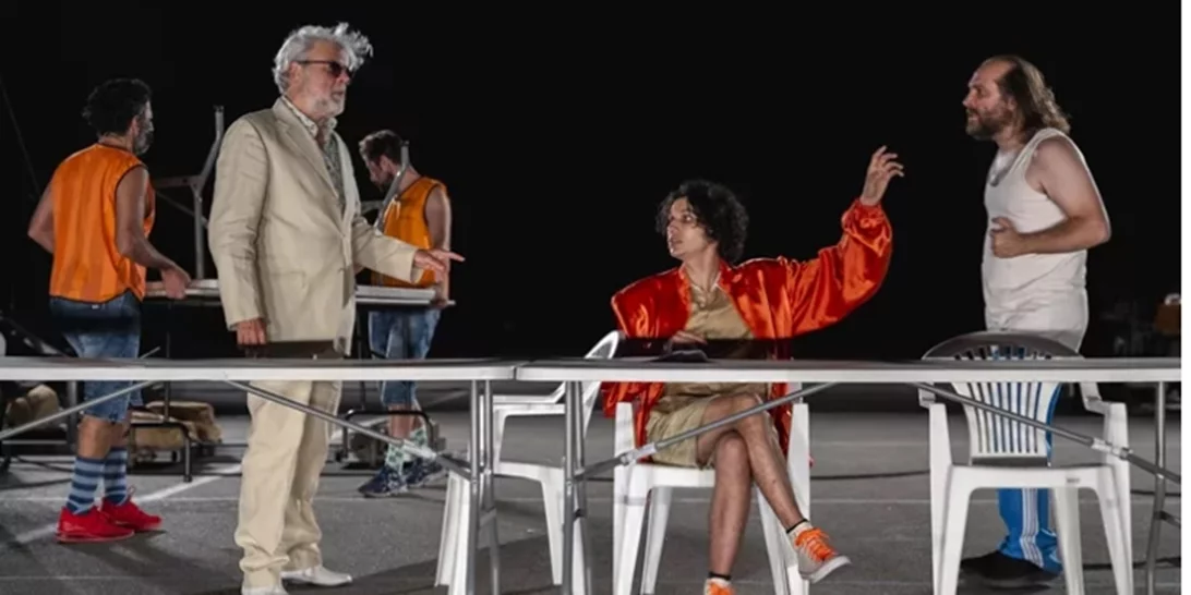 Κριτική στις "Σφήκες" της Λένας Κιτσοπούλου