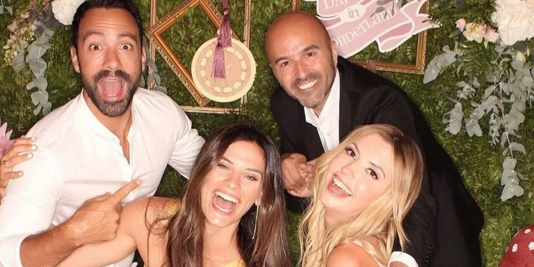 Η Χριστίνα Μπόμπα και ο Σάκης Τανιμανίδης είναι οι πιο εντυπωσιακοί καλεσμένοι | Ο γάμος στην Αθηναϊκή Ριβιέρα