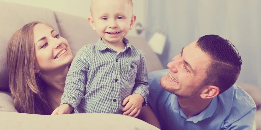 Μήπως η σύγχρονη ανατροφή παιδιών διαλύει ακόμη και τους πιο δυνατούς γάμους;