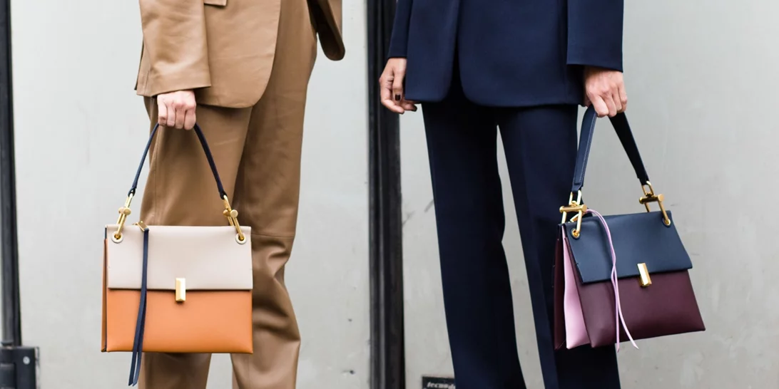 Η κομψή τσάντα από Massimo Dutti που ταιριάζει με κάθε look και θα βρεις σε έκπτωση