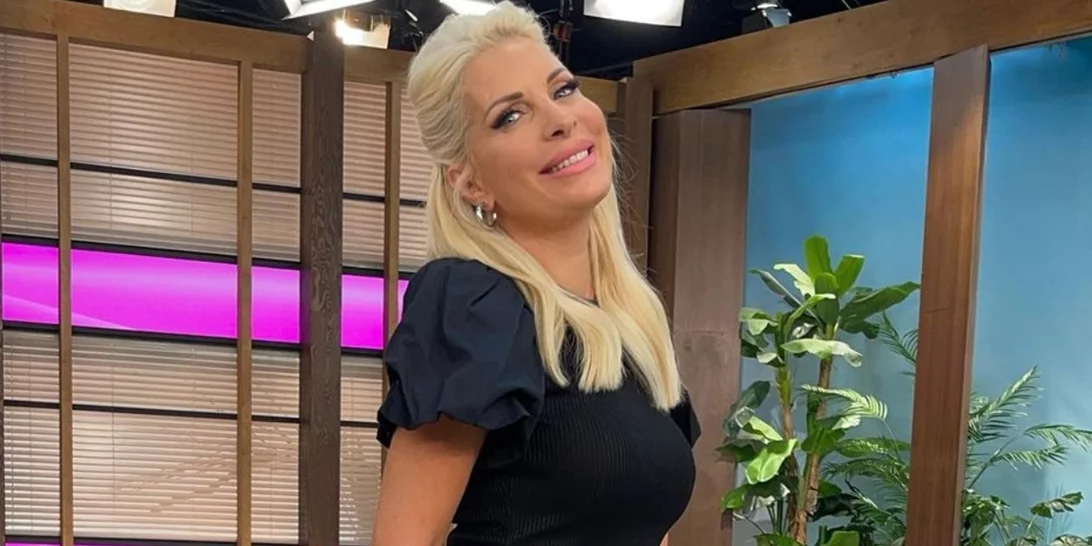 Η Ελένη Μενεγάκη φόρεσε τη Marks & Spencer φούστα που δεν θα αποχωριστείς το φθινόπωρο