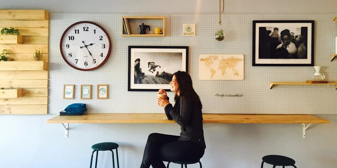 Αργείς πάντα στα ραντεβού; 3 απρόσμενα θετικά χαρακτηριστικά που έχουν όσοι δεν είναι ποτέ στην ώρα τους