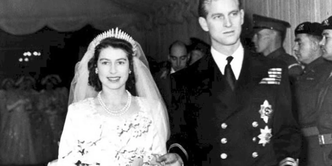 Το νυφικό της βασίλισσας Ελισάβετ Β’ θα παρουσιαστεί σε έκθεση μόδας στο Μπάκιγχαμ