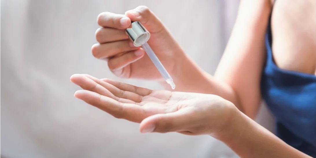 Αυτός είναι ο καλύτερος ορός προσώπου με βιταμίνη C