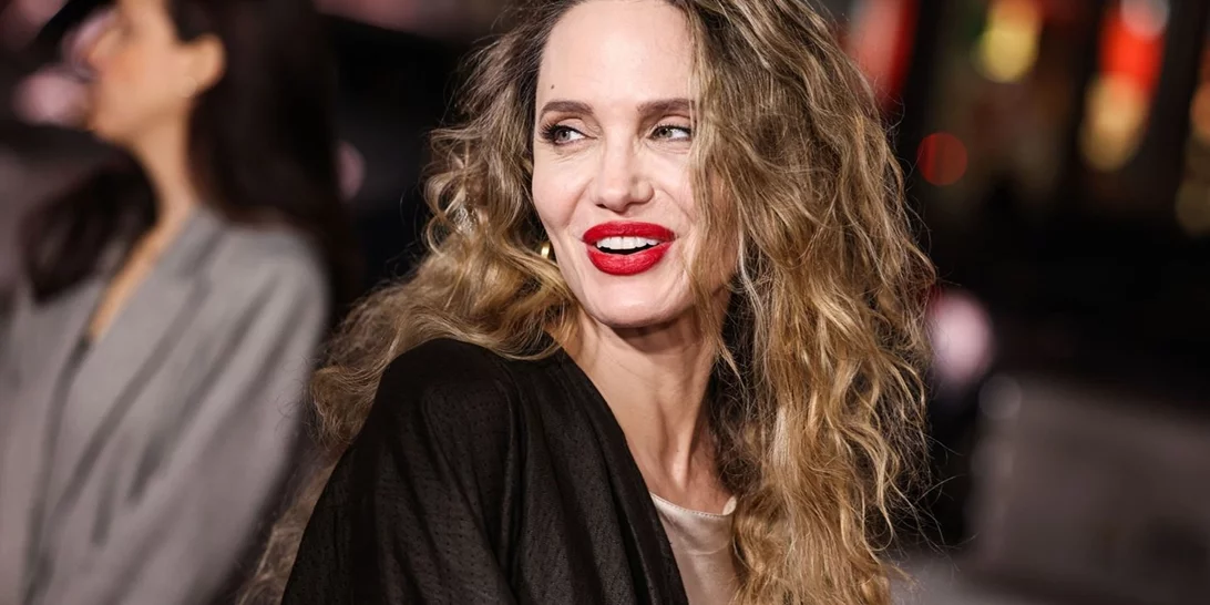 Ίδιος ο Brad Pitt | Η Angelina Jolie στο κόκκινο χαλί με τον 16χρονο βιολογικό γιο της